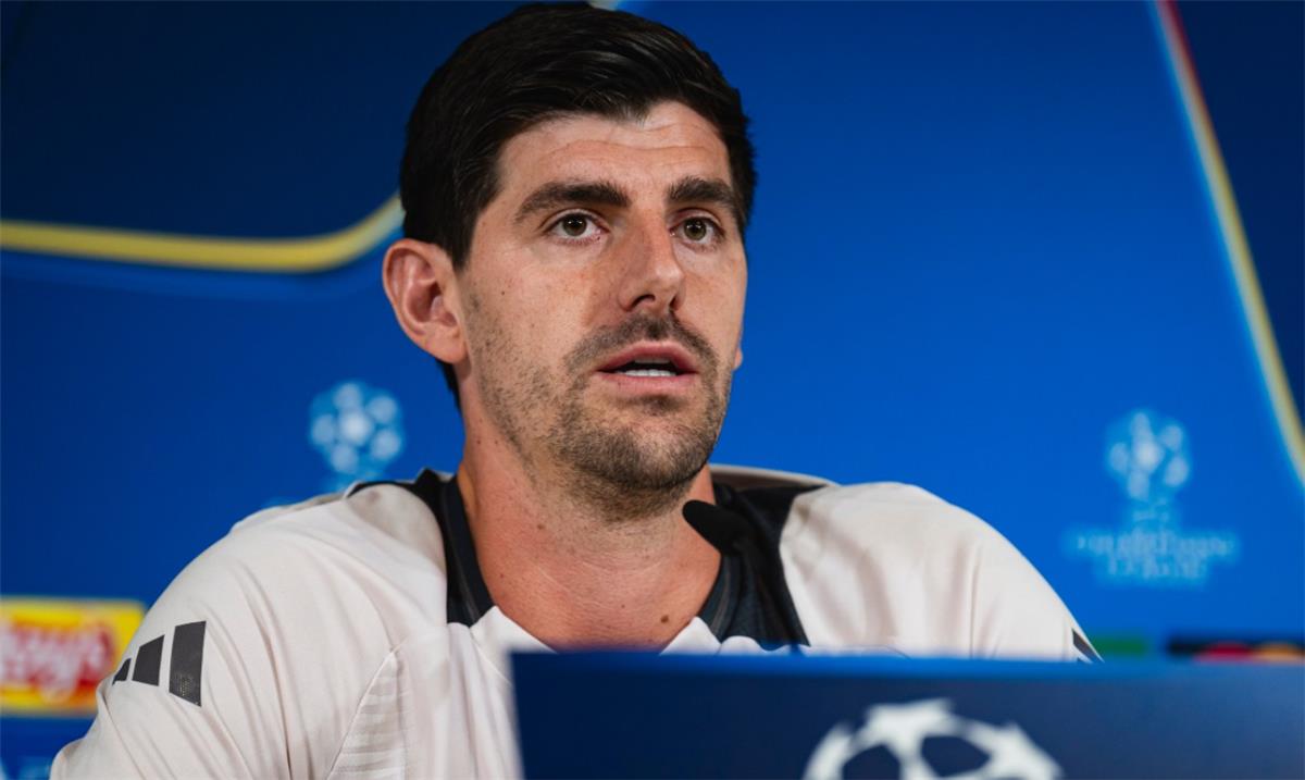 كورتوا: فينيسيوس يُجنّن الخصوم ككوستا.. وقوانين التحكيم أولى بالتغيير