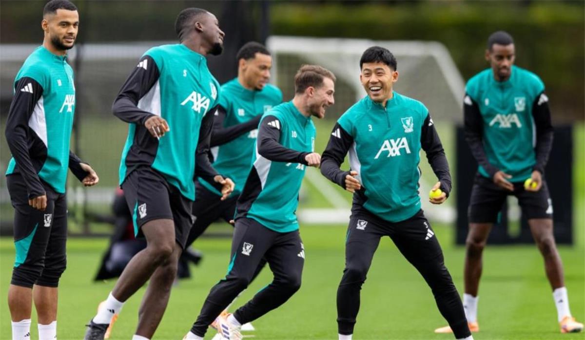 ريان جرافينبرخ يغيب عن تدريبات ليفربول: شكوك حول مشاركته ضد فرانكفورت بدوري الأبطال