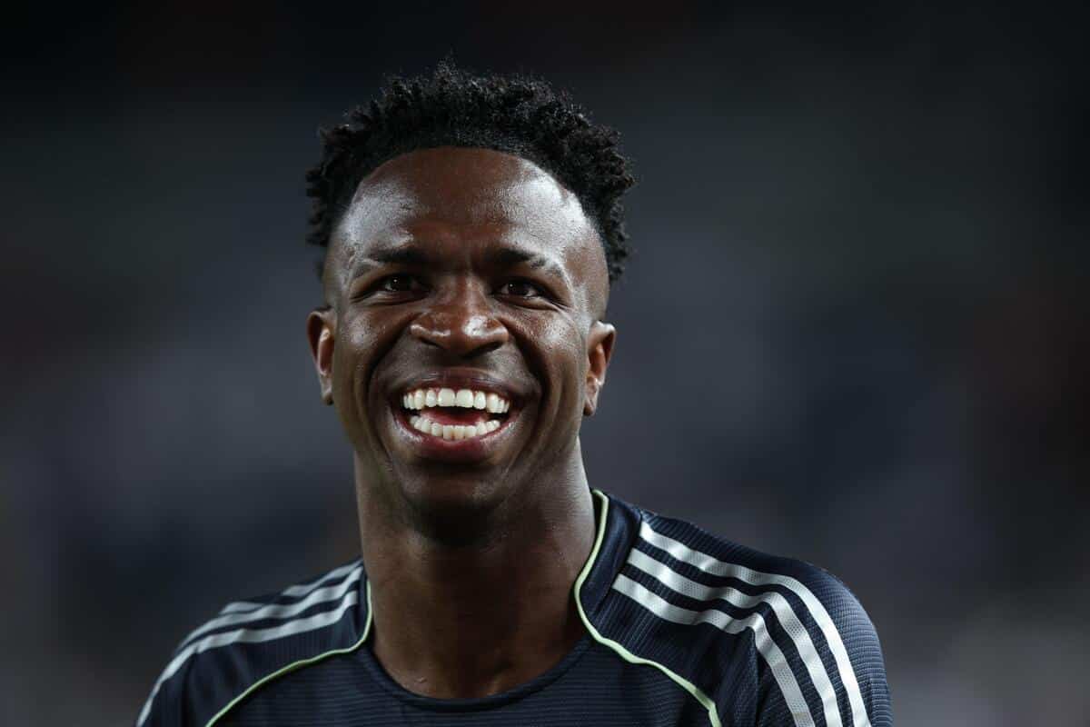 رئيس الليغا تيباس يمدح برشلونة ويهاجم ريال مدريد واليويفا بتصريحات نارية