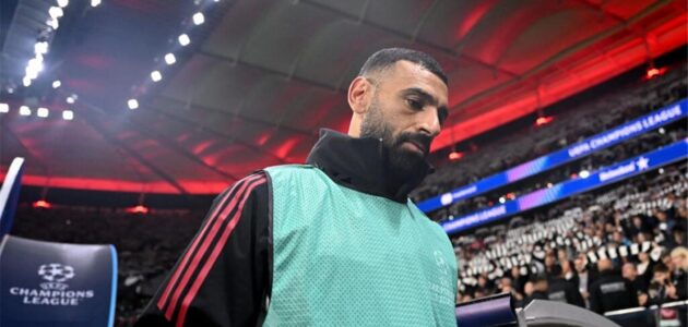 الصورة المميزة لـ: محمد صلاح يثير الجدل: تصرف مفاجئ بعد مباراة ليفربول وفرانكفورت بدوري الأبطال