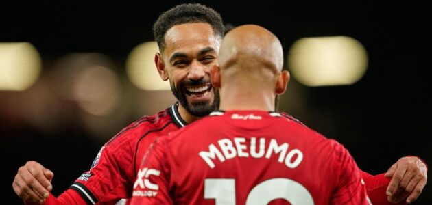 الصورة المميزة لـ: مانشستر يونايتد 4-2 برايتون: كُنها يفتتح رصيده ومبيومو يتألق بثنائية في فوز الشياطين الحمر بالدوري الإنجليزي