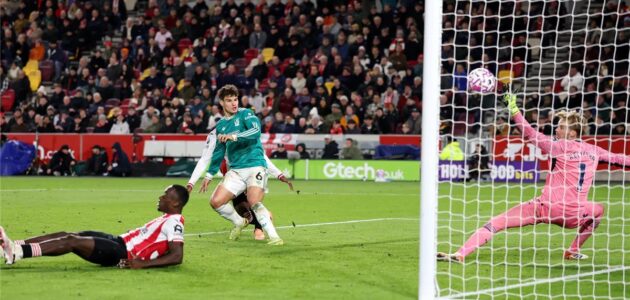 الصورة المميزة لـ: هدف ميلوش كيركيز الصاروخي يقلص الفارق لليفربول أمام برينتفورد في الدوري الإنجليزي