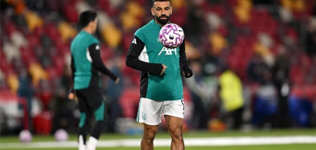 الصورة المميزة لـ: نيكول يكشف: سببان يجبران آرني سلوت على الدفع بمحمد صلاح أساسيًا في ليفربول