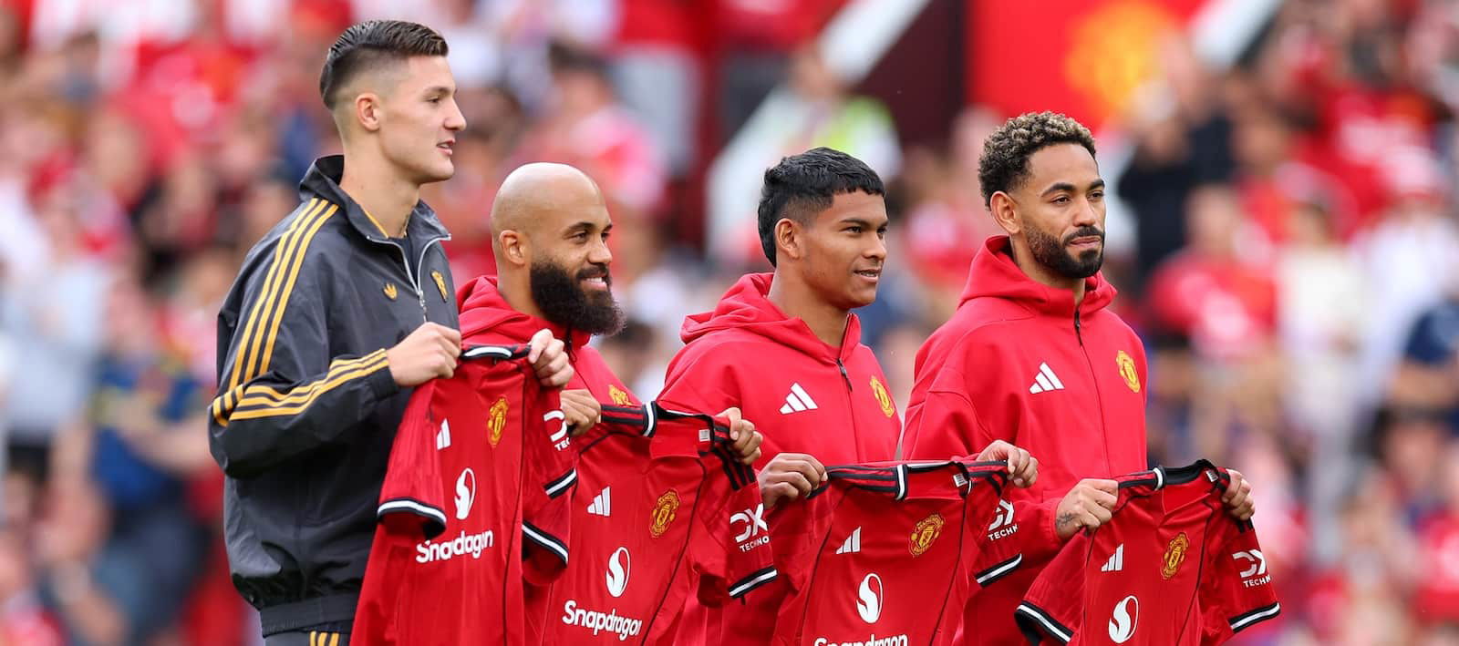 واين روني يشيد بصفقتي مانشستر يونايتد: مبيمو وكونيا يقنعان أسطورة الشياطين الحمر