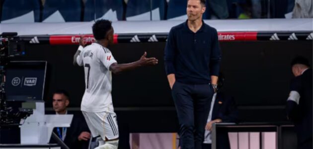 الصورة المميزة لـ: الكلاسيكو يُشعل الأجواء: قرار ريال مدريد النهائي بشأن فينيسيوس وتصرفه مع تشابي ألونسو