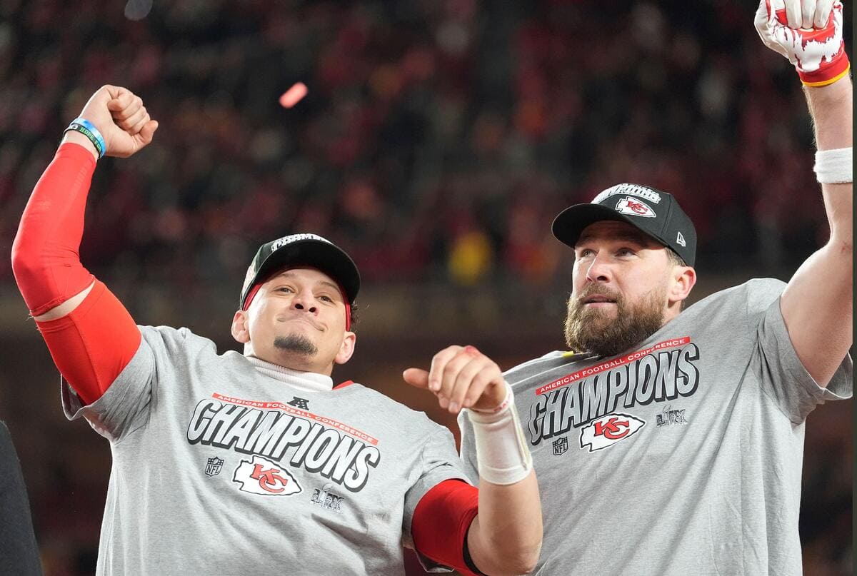 ترافيس كيلسي يعادل الأرقام القياسية ويُلقب بـ ‘قلب التشيفز النابض’ بعد انتصار كانساس سيتي على كوماندرز