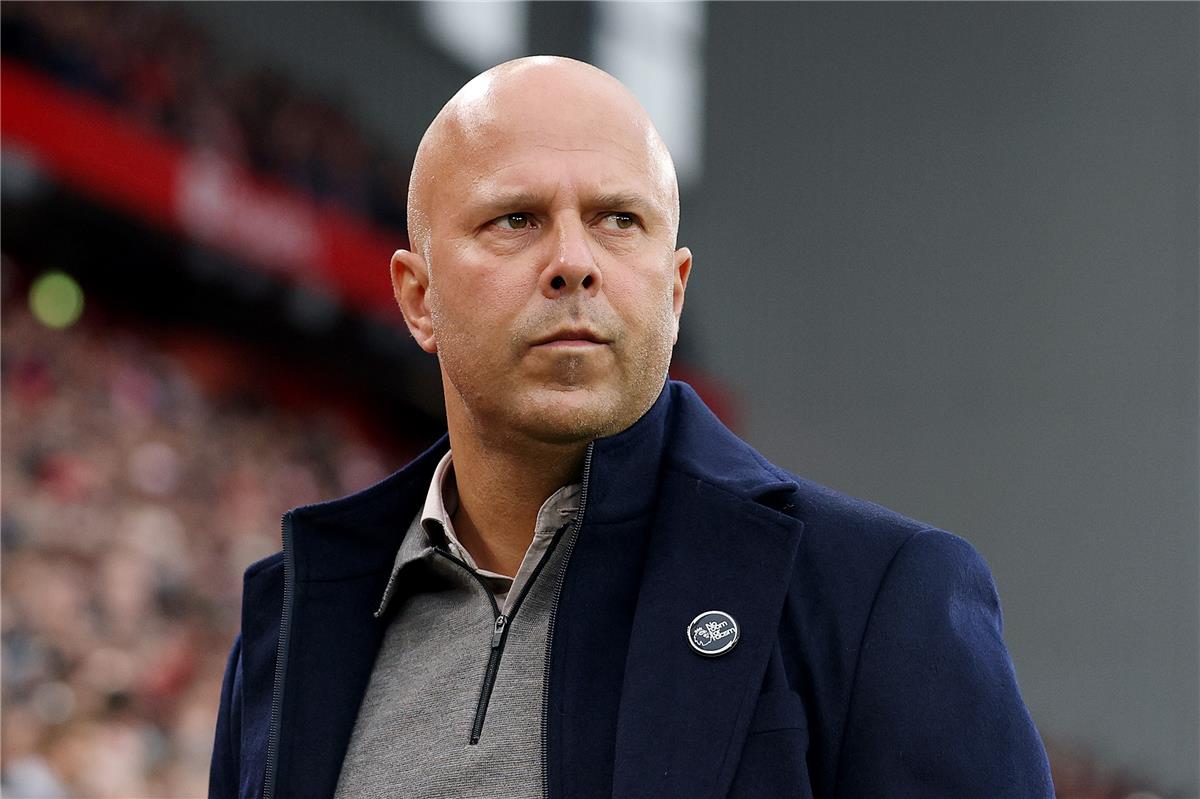 ليفربول يحسم الجدل: آرني سلوت باقٍ رغم تدهور النتائج في الدوري الإنجليزي