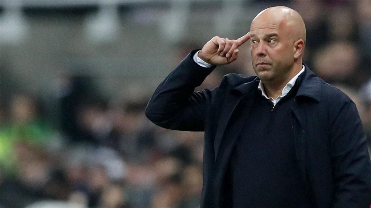 وارنوك: وفاة جوتا وراء تراجع ليفربول وصدمتي من مطالبات إقالة سلوت