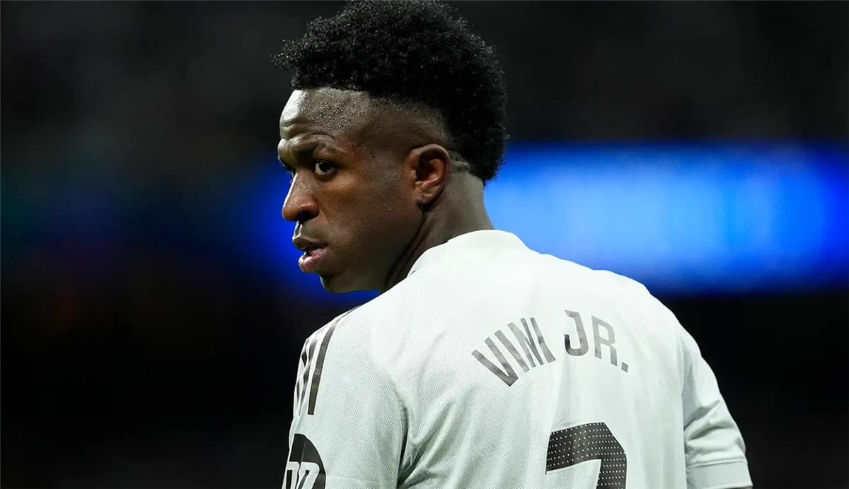 مستقبل فينيسيوس: هل يدفع ريال مدريد نحو صفقة تبادلية ضخمة مع هالاند ومانشستر سيتي؟