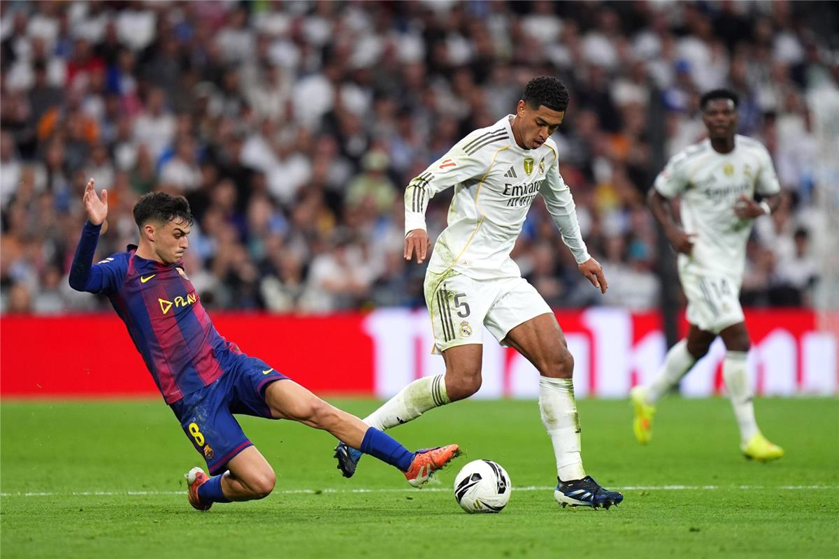 لجنة الحكام تكشف تفاصيل قراراتها الجدلية في كلاسيكو ريال مدريد وبرشلونة