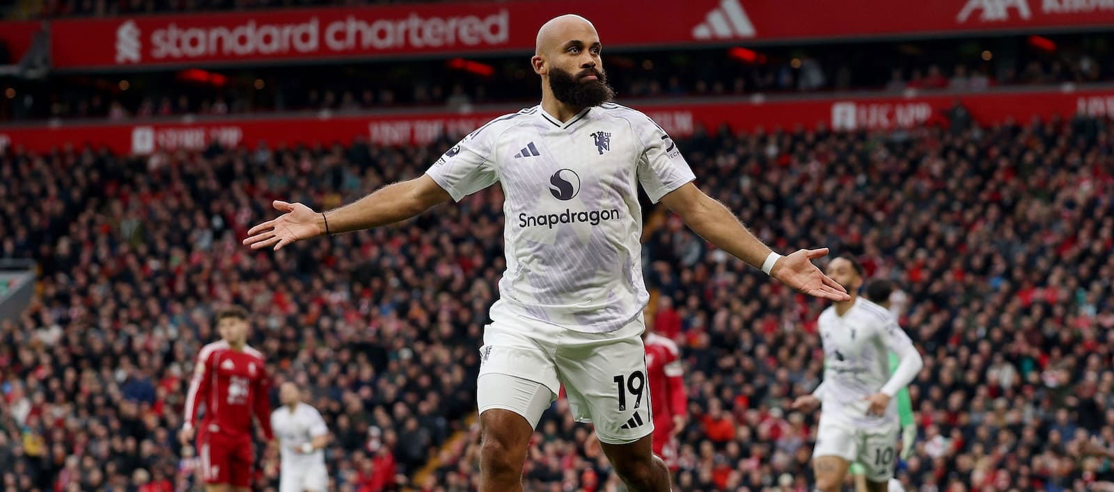 صدمة والكوت: آرسنال كان يجب أن يضم نجم مانشستر يونايتد مبيمو قبل سنوات!