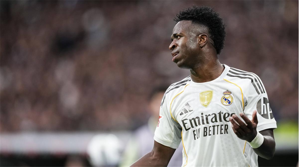 فينيسيوس جونيور يعتذر ويؤكد: سأقاتل من أجل ريال مدريد بعد أحداث الكلاسيكو