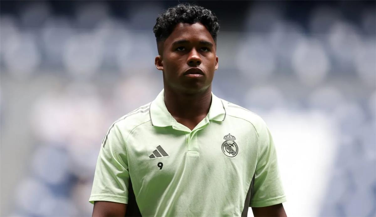 أولمبيك ليون يبدأ محادثات مع ريال مدريد لضم إندريك على سبيل الإعارة