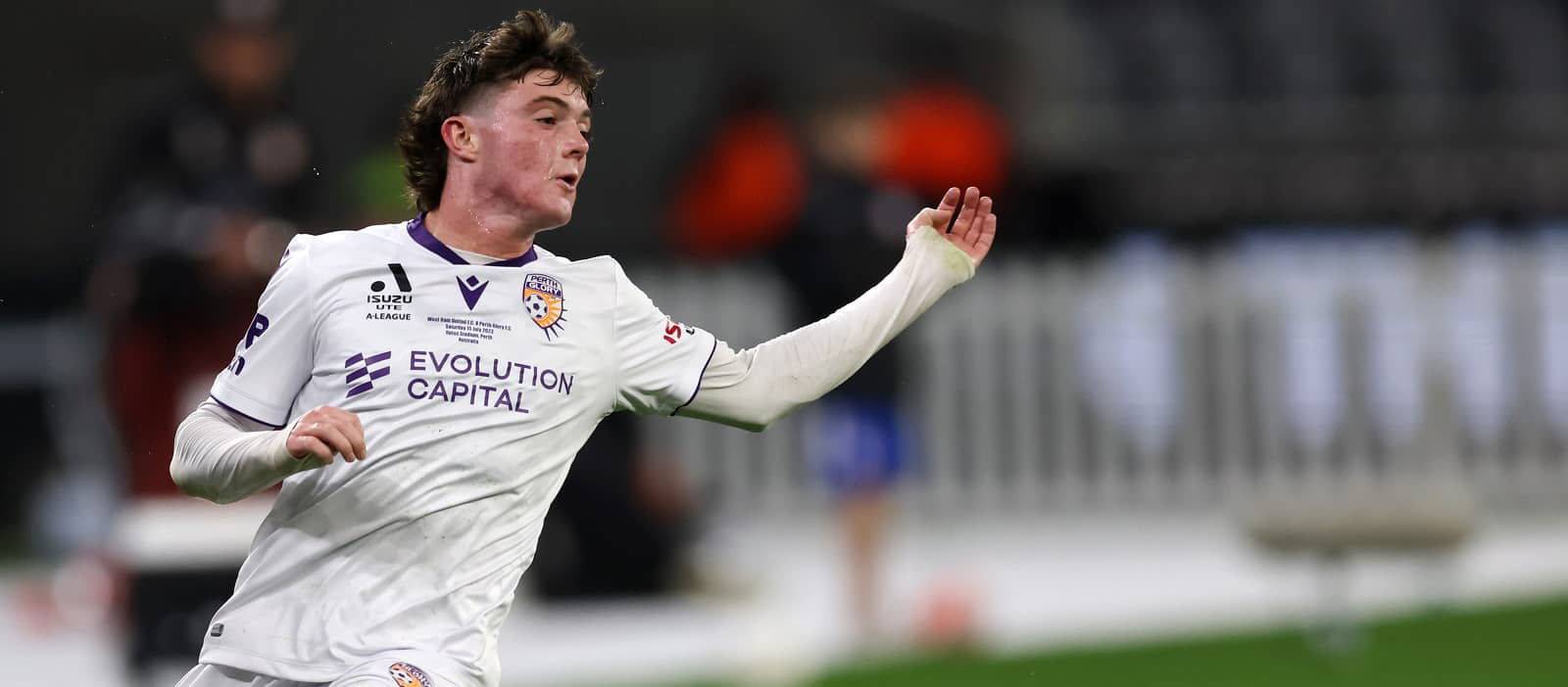 جيمس أوفري: موهبة مانشستر يونايتد الصاعدة التي أبهرت روبن أموريم