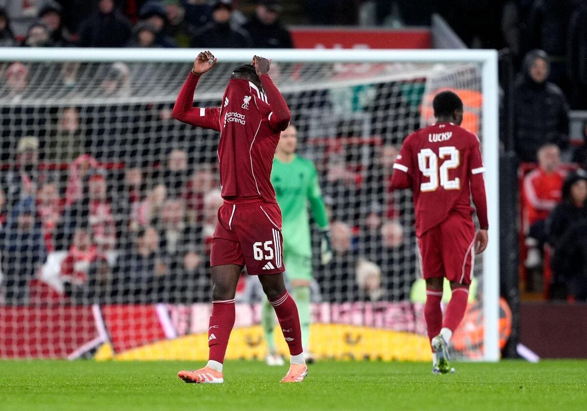 الريدز في أزمة: كريستال بالاس يهزم ليفربول بثلاثية نظيفة ويُعمّق جراحه في كأس الرابطة