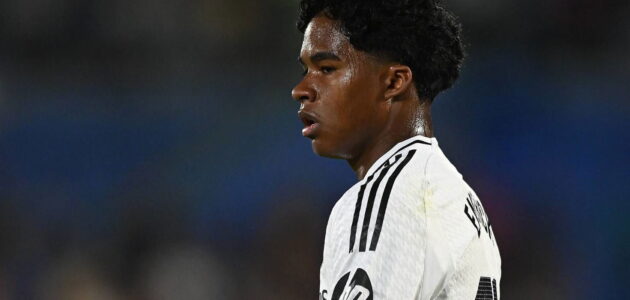 الصورة المميزة لـ: مانشستر يونايتد يدرس صفقة تبادل مثيرة: ماينو مقابل إندريك في يناير؟