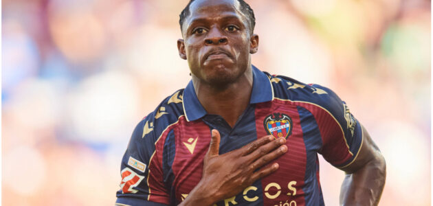 الصورة المميزة لـ: آخر أخبار الانتقالات: مانشستر يونايتد وأرسنال يتنافسان على كارل إيتا إيونغ