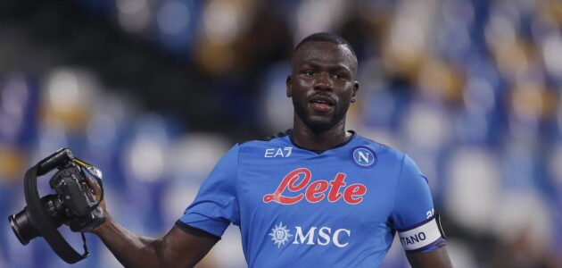 الصورة المميزة لـ: كاليدو كوليبالي يكشف: عرض مانشستر يونايتد الضخم الذي غير حياتي وتحطم في اللحظة الأخيرة