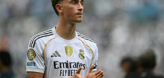 الصورة المميزة لـ: تروي ديني يدعو ريال مدريد لضم نجم بورنموث أنطوان سيمينيو: صفقة مثالية بعد هويسن؟