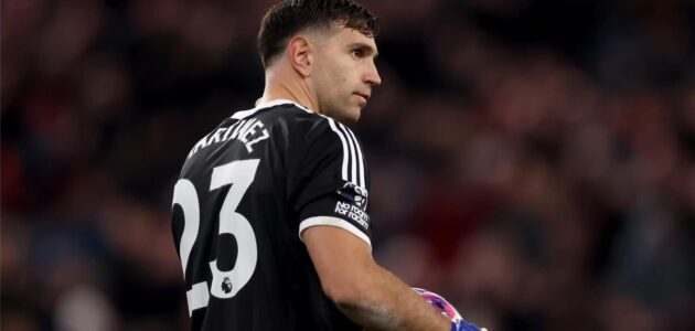 الصورة المميزة لـ: إيميليانو مارتينيز يكسر الصمت بعد خطأه أمام محمد صلاح: ‘أنا لا أخسر أبدًا!’