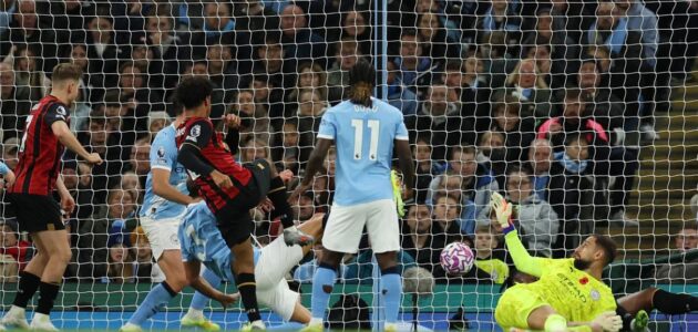 الصورة المميزة لـ: فيديو: خطأ دوناروما يمنح أدامز هدف بورنموث الأول ضد مانشستر سيتي في الدوري الإنجليزي