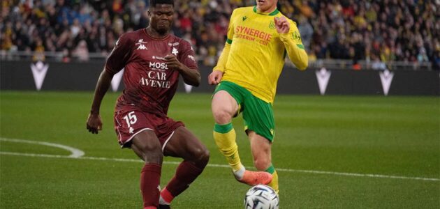 الصورة المميزة لـ: مصطفى محمد يشارك في هزيمة نانت بثنائية أمام ميتز بالدوري الفرنسي