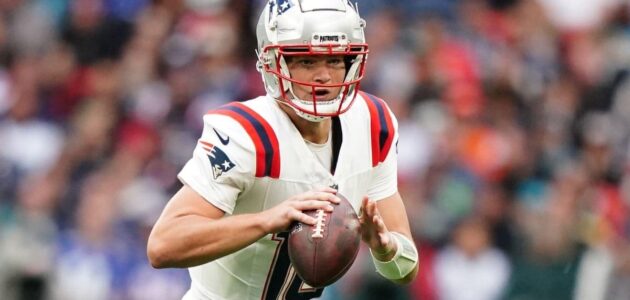 الصورة المميزة لـ: نتائج NFL اليوم: نيو إنجلاند باتريوتس ينجو من فخ فالكونز، كارولينا بانثرز يصدم باكرز، وبنجالز يخسر مباراة مثيرة