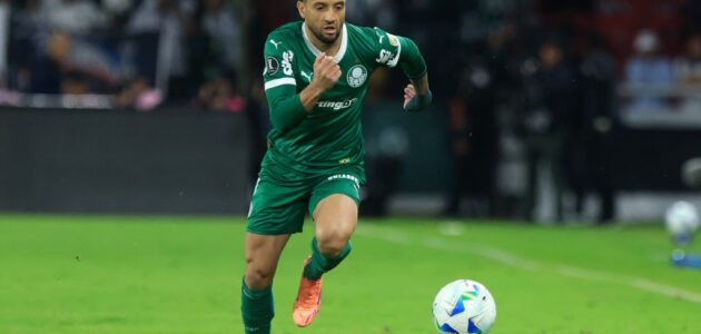 الصورة المميزة لـ: مانشستر يونايتد يراقب فيتور روكي: صراع الأندية الإنجليزية على المهاجم البرازيلي