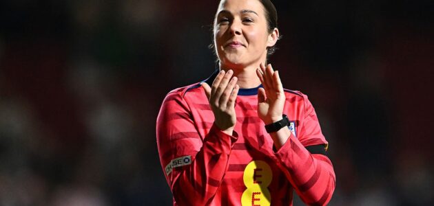 الصورة المميزة لـ: ماري إيربس: رد الفعل على سيرتي الذاتية تم ‘تحريفه’ وسط الجدل العام