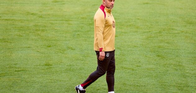 الصورة المميزة لـ: فليك يعقد محادثات خاصة مع نجوم برشلونة قبل مواجهة كلوب بروج المصيرية