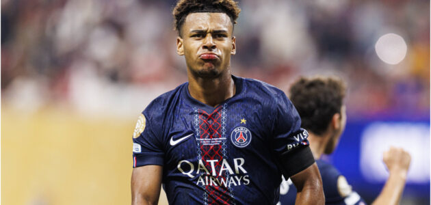 الصورة المميزة لـ: نجم باريس سان جيرمان ديزيريه دويه يتوج بجائزة الفتى الذهبي: “يمثل جيلاً من المواهب الاستثنائية”