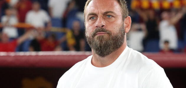 الصورة المميزة لـ: فيديو: دانييلي دي روسي يصل جنوى لخلافة فييرا في مهمة إنقاذ بالدوري الإيطالي