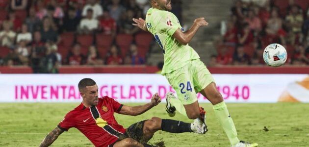 الصورة المميزة لـ: لويس إنريكي يستهدف مدافع برشلونة إريك غارسيا لباريس سان جيرمان