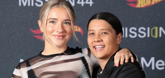 الصورة المميزة لـ: كريستي ميوويز وسام كير تكشفان عن اللقب اللطيف لطفلهما جاغر: “مستر مو مو”