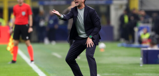 الصورة المميزة لـ: كيفو الغاضب يوبخ لاعبي إنتر بعد الفوز على كايرات في دوري الأبطال