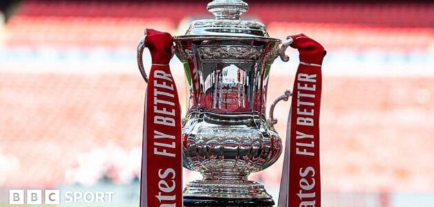 الصورة المميزة لـ: بي بي سي تعرض بثًا مباشرًا لمباريات بوريهام وود وساتون في كأس الاتحاد الإنجليزي