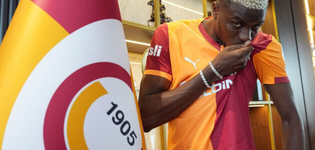 الصورة المميزة لـ: أوسيمين يتألق مع غلطة سراي: بطل دوري أبطال أوروبا بعد رحيله عن نابولي