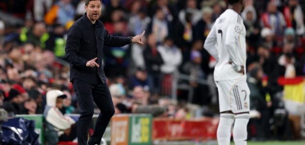 الصورة المميزة لـ: تشابي ألونسو يحدد بديل تشواميني المصاب في ريال مدريد: كامافينجا الحل!