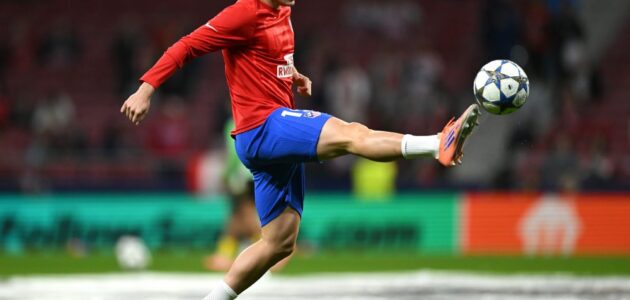 الصورة المميزة لـ: جوليان ألفاريز يرد على شائعات برشلونة: ‘سنتحدث نهاية الموسم’