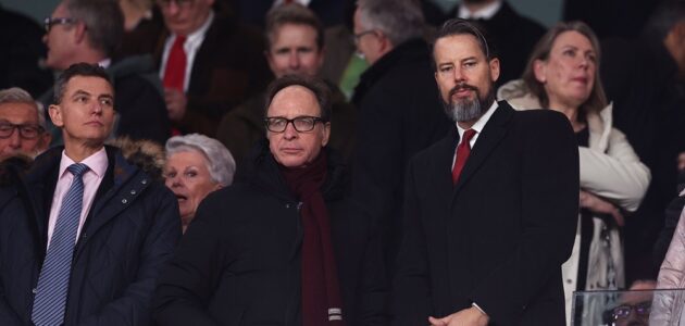 الصورة المميزة لـ: أرسنال حاول الإبقاء على تيم لويس قبل رحيله المفاجئ