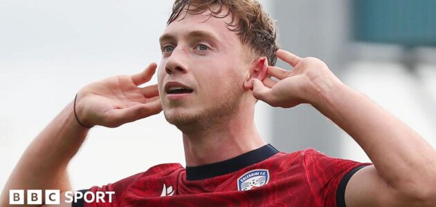 الصورة المميزة لـ: ماثيو شيفلين نجم كوليرين يتوج بجائزة لاعب الشهر في الدوري الأيرلندي