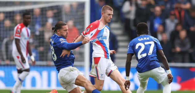 الصورة المميزة لـ: آدم وارتون يرد على شائعات مانشستر يونايتد: “أتحدث مع وكيلي”