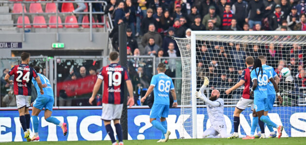 الصورة المميزة لـ: الدوري الإيطالي | بولونيا 2-0 نابولي: سقوط كونتي المدوي في الدال آرا