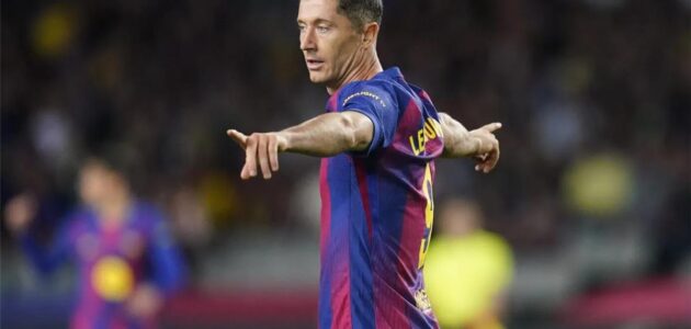 الصورة المميزة لـ: ليفاندوفسكي يتألق بهاتريك ويُعلق على فوز برشلونة المثير ضد سيلتا فيجو وتقليص الفارق مع ريال مدريد