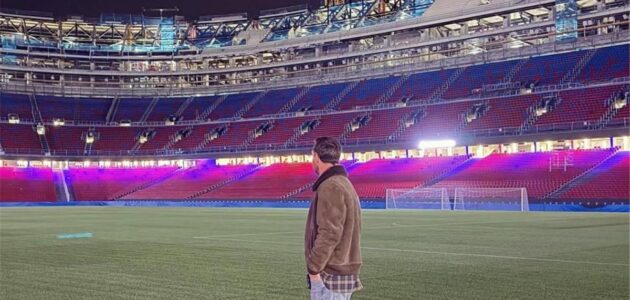 الصورة المميزة لـ: ميسي يثير التكهنات: رسالة مؤثرة لجماهير برشلونة من قلب الكامب نو