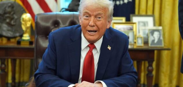 الصورة المميزة لـ: دونالد ترامب وإغلاق الحكومة: لماذا حضر الرئيس الأمريكي مباراة Commanders vs Lions NFL؟