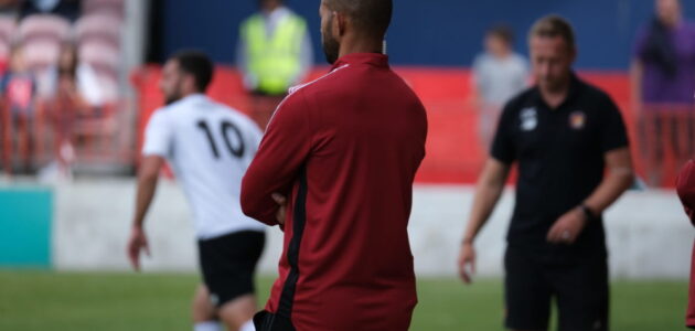 الصورة المميزة لـ: نورويتش سيتي يعين لاعب أرسنال السابق رايان غاري مدربًا مؤقتًا للمرة الثانية في عام واحد