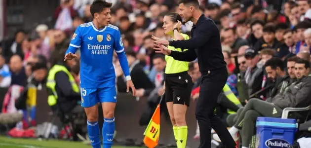 الصورة المميزة لـ: إدارة ريال مدريد قلقة من تراجع الأداء وتجدد الثقة في تشابي ألونسو