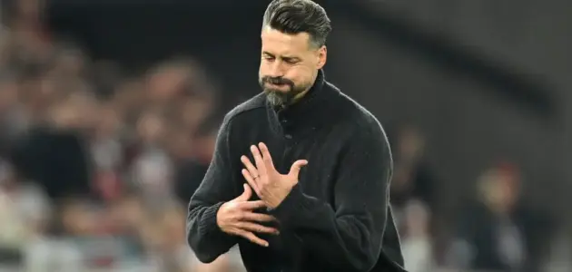 الصورة المميزة لـ: ساندرو فاغنر وتحديات أوغسبورغ في البوندسليغا: دروس من مسيرة كروية صعبة