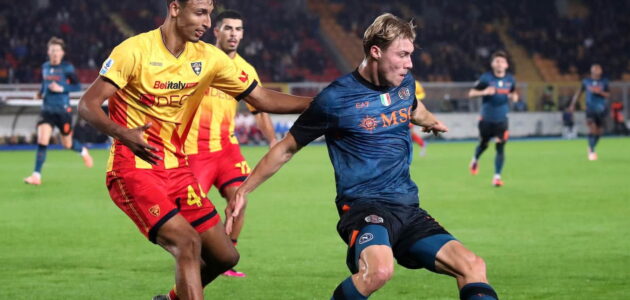 الصورة المميزة لـ: رئيس التحكيم: هويلوند محظوظ للغاية لتجنب الطرد في مباراة نابولي